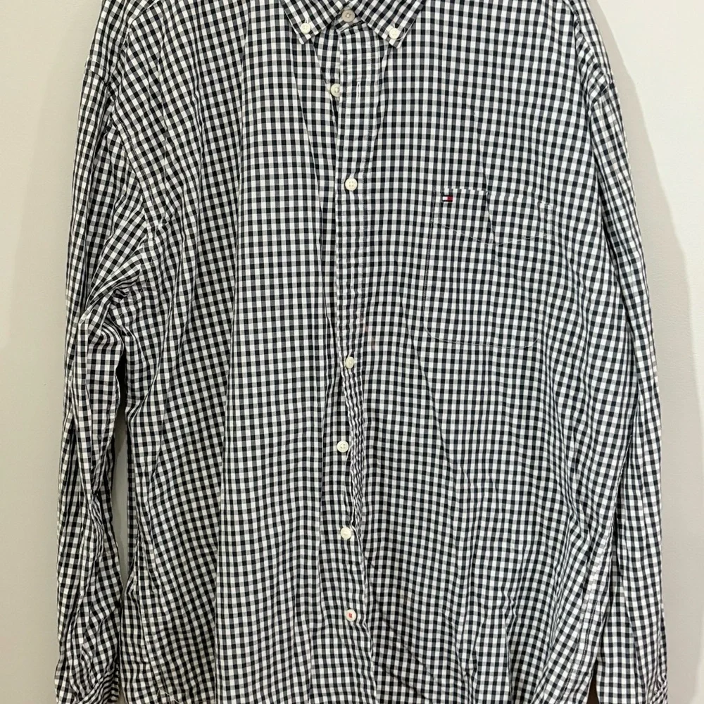 Tommy Hilfiger Men's Black and White Gingham Shirt - Picture 3 of 8